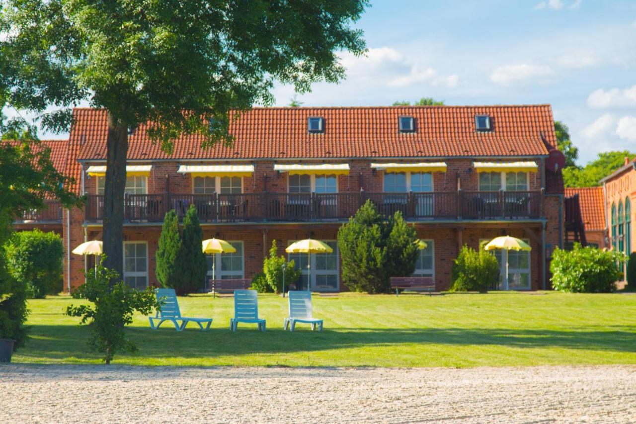 Ferienpark Mecklenburg Hotel Ziegendorf Exterior photo